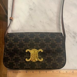 Brand new! Ordered from DH Gate. So pretty!